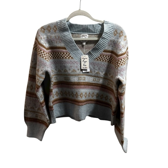 Hippie Rose Sweaters - Hippie Rose V-Neck chunky cropped Sweater size XL NWT